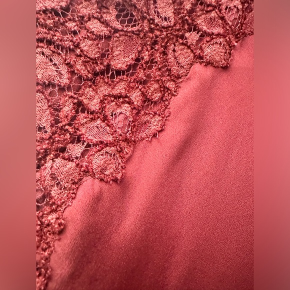 Talula Size S Burgundy Spagetti Strap Adjustable Pleated Lace Inset Camisole Top - Picture 11 of 13